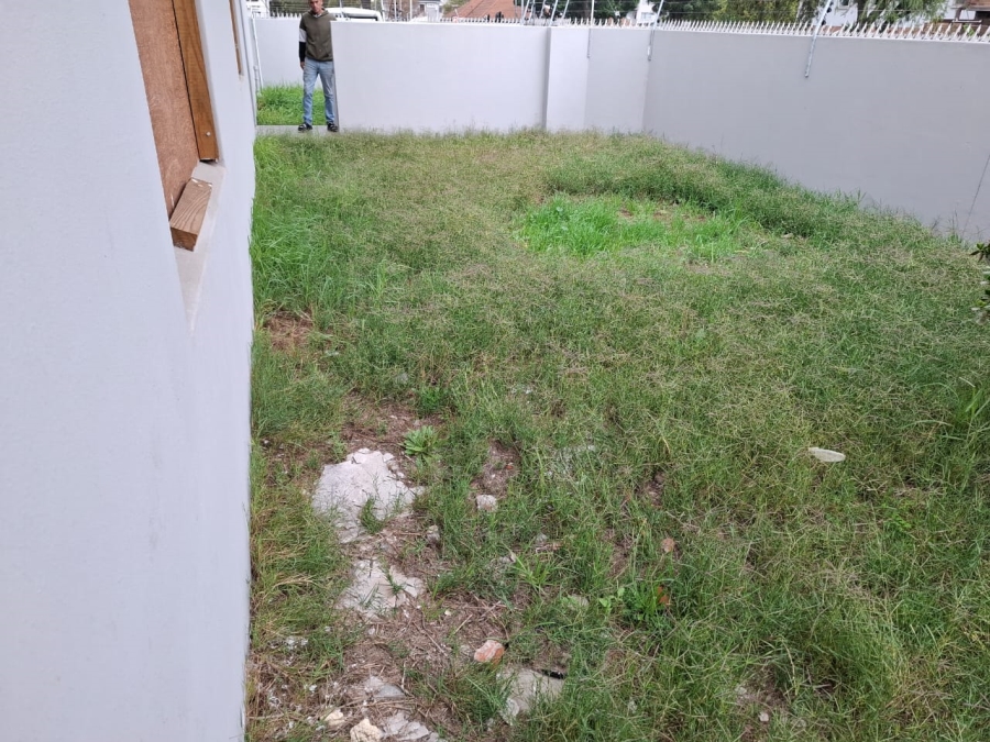 6 Bedroom Property for Sale in Oakdale Western Cape